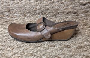 Bear Traps Women's Giddy Slip On Brown Clogs Casual Comfort Shoes Size 6.5
